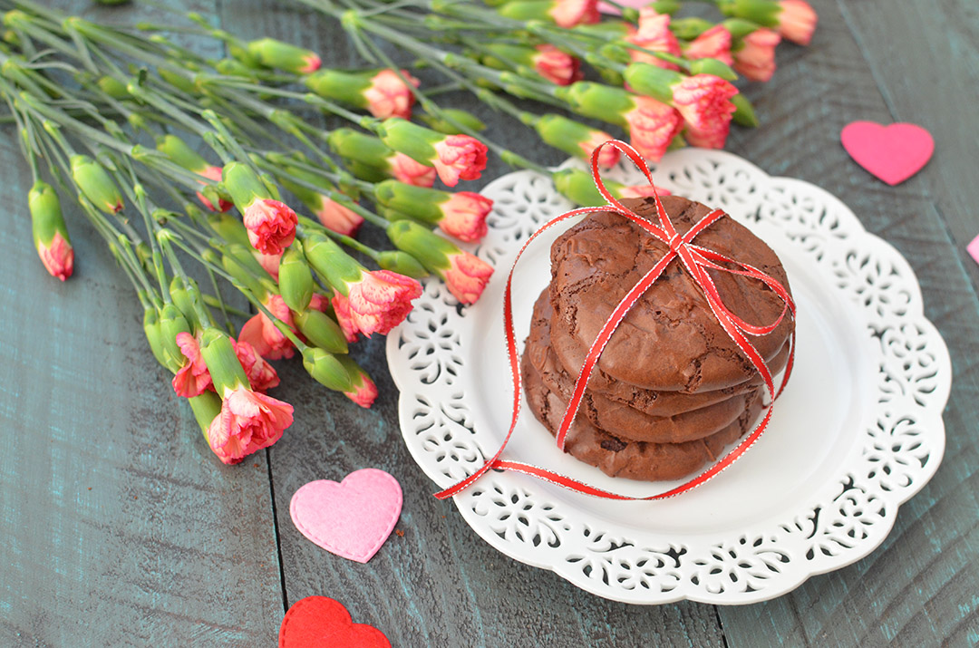 Heart-Shaped Pink Velvet Bundt Cake + Cookies for Kids' Cancer - The Little  Kitchen